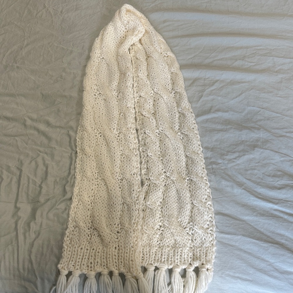 Faded Glory Cream Knit Scarf